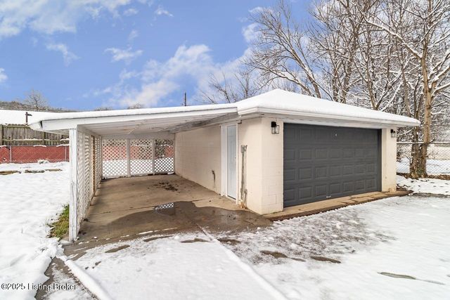 5208 Alpine Way, Louisville, KY 40214