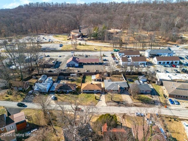 5208 Alpine Way, Louisville, KY 40214