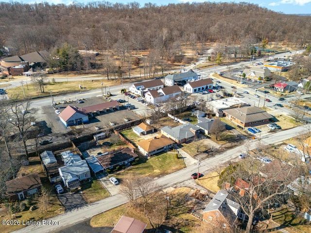 5208 Alpine Way, Louisville, KY 40214