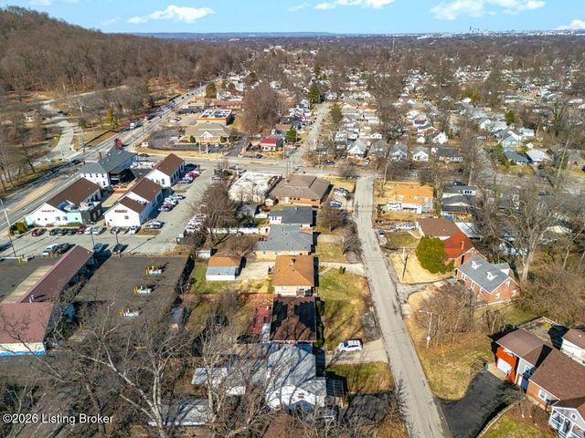 5208 Alpine Way, Louisville, KY 40214