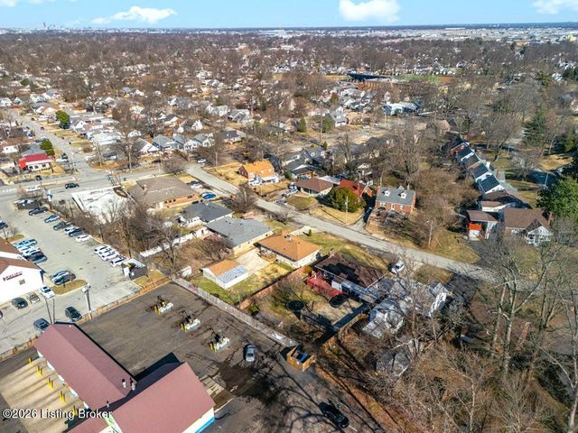 5208 Alpine Way, Louisville, KY 40214