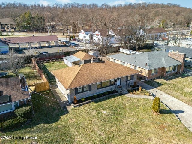 5208 Alpine Way, Louisville, KY 40214