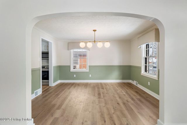 5208 Alpine Way, Louisville, KY 40214