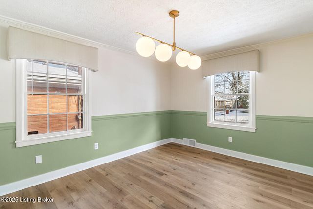 5208 Alpine Way, Louisville, KY 40214