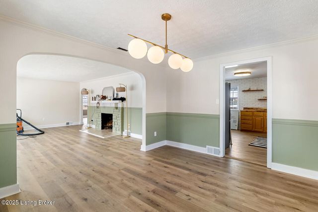 5208 Alpine Way, Louisville, KY 40214