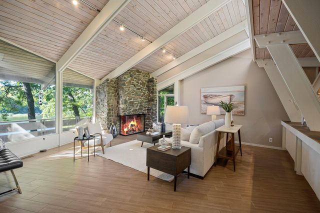 1875 Troy Lane N, Plymouth, MN 55447