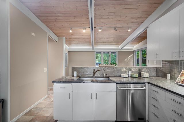 1875 Troy Lane N, Plymouth, MN 55447