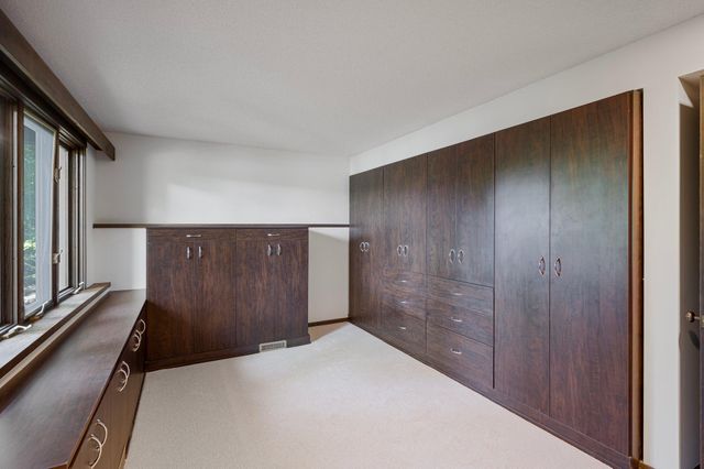 1875 Troy Lane N, Plymouth, MN 55447