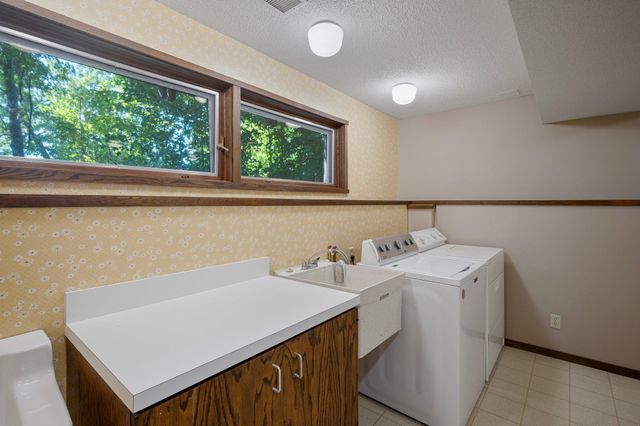 1875 Troy Lane N, Plymouth, MN 55447