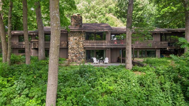 1875 Troy Lane N, Plymouth, MN 55447