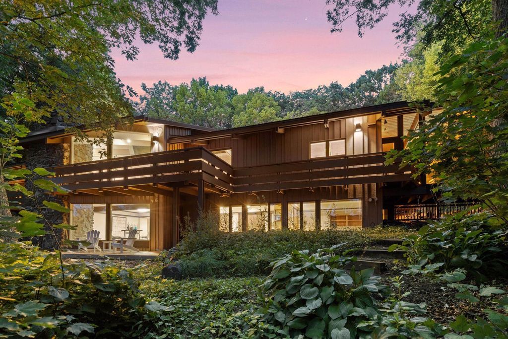 1875 Troy Lane N, Plymouth, MN 55447