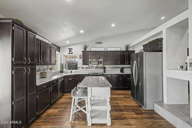 7521 W Willow Avenue, Peoria, AZ 85381