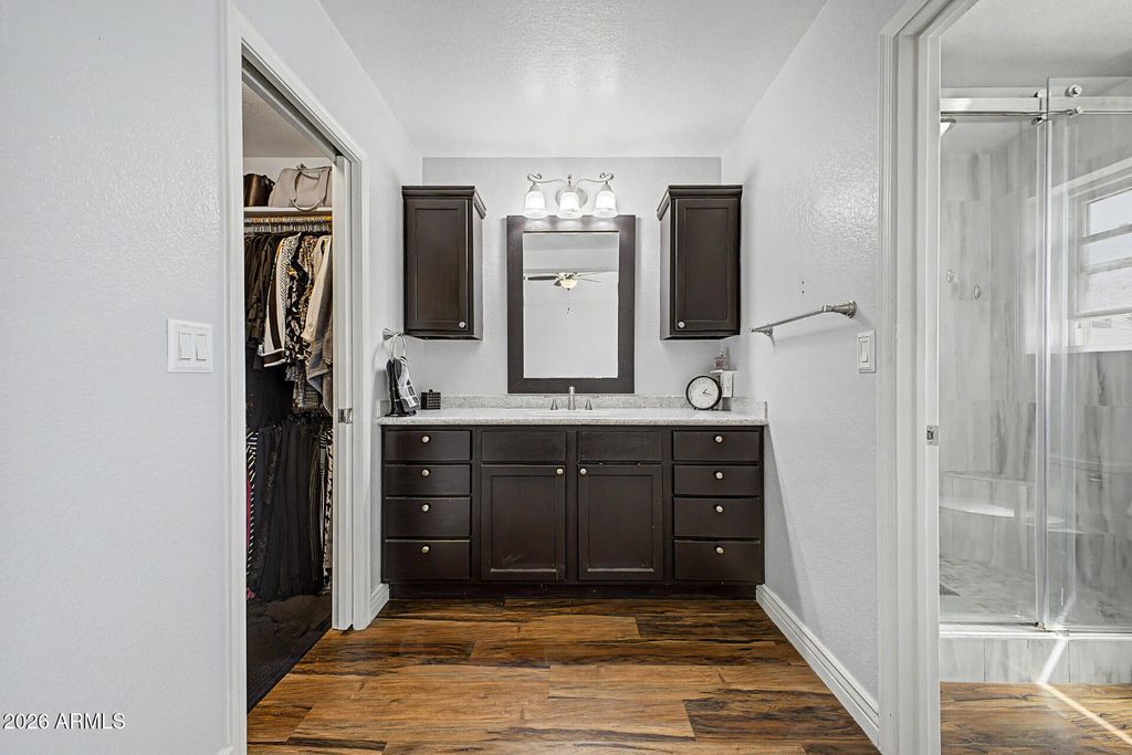 Image 17 of property listing at 7521 W Willow Avenue, Peoria, AZ 85381