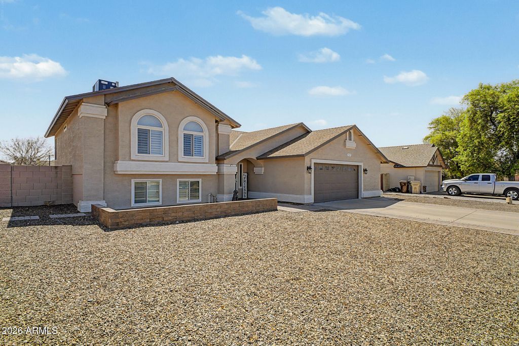 Image 2 of property listing at 7521 W Willow Avenue, Peoria, AZ 85381