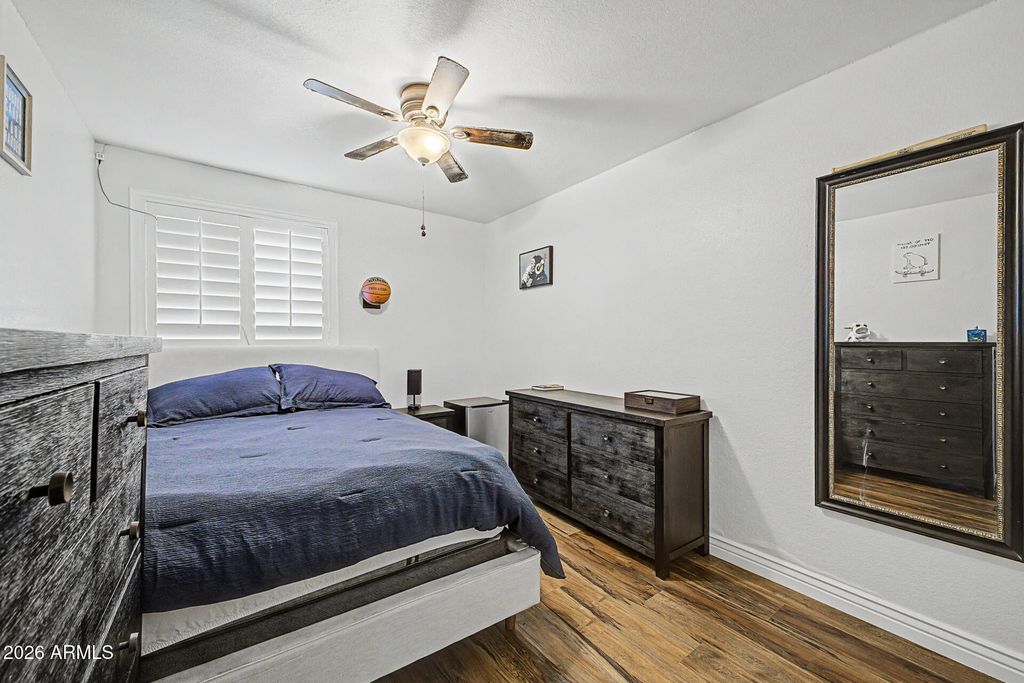 Image 22 of property listing at 7521 W Willow Avenue, Peoria, AZ 85381