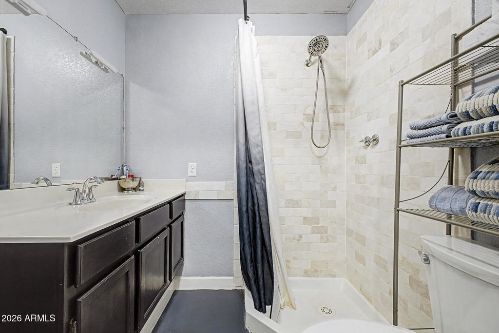 Image 26 of property listing at 7521 W Willow Avenue, Peoria, AZ 85381