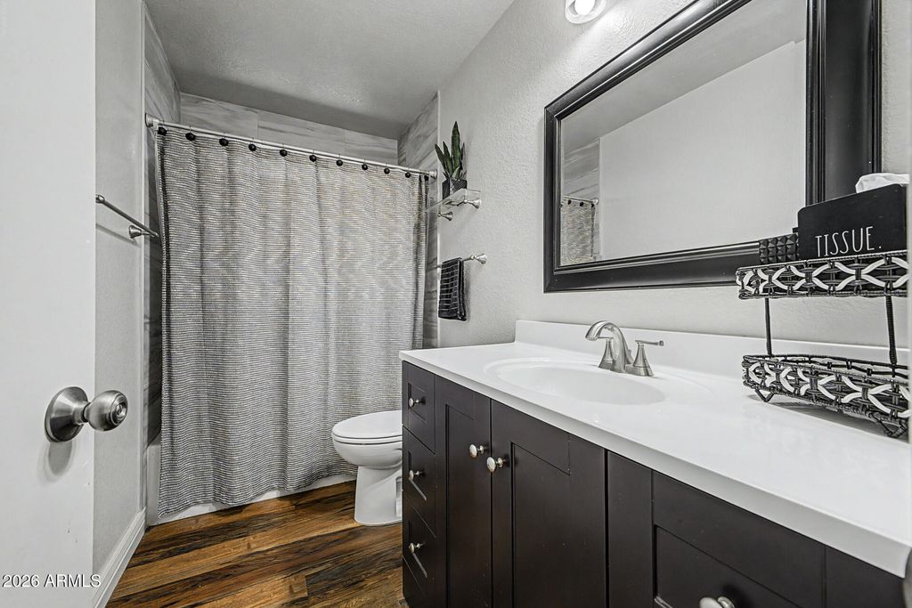 Image 28 of property listing at 7521 W Willow Avenue, Peoria, AZ 85381