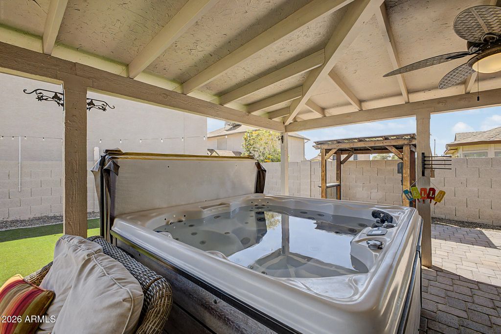 Image 33 of property listing at 7521 W Willow Avenue, Peoria, AZ 85381