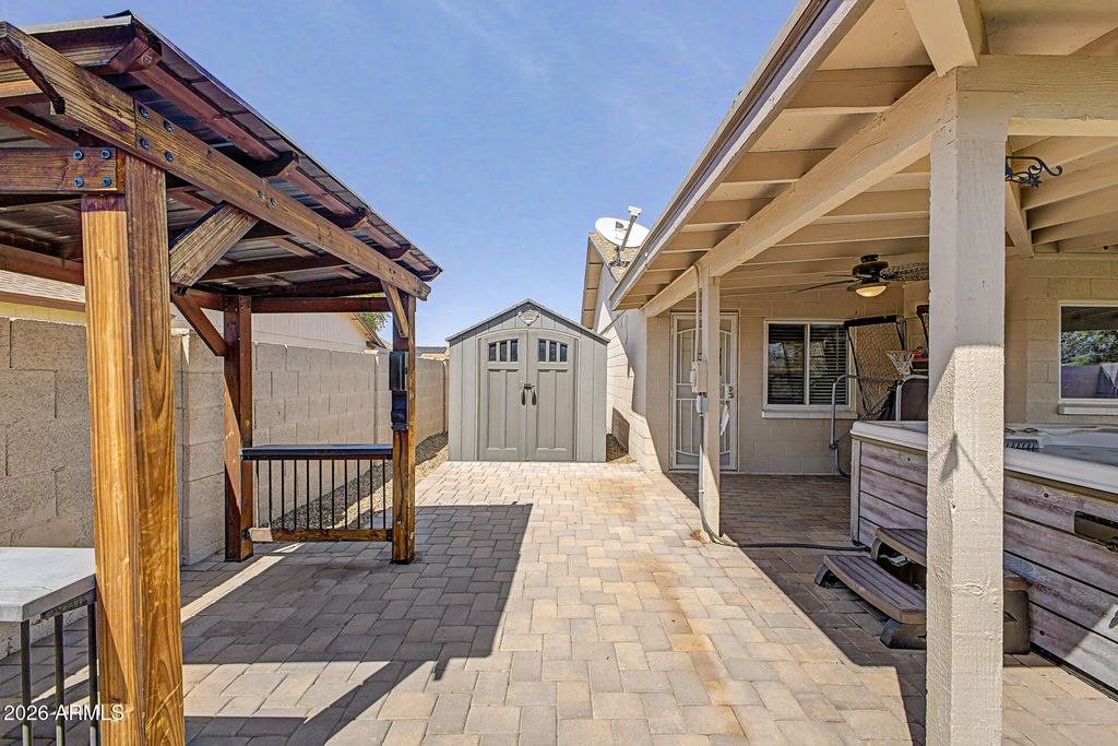 Image 34 of property listing at 7521 W Willow Avenue, Peoria, AZ 85381