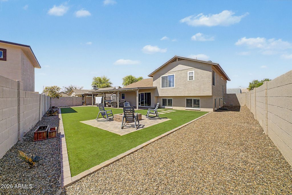 Image 37 of property listing at 7521 W Willow Avenue, Peoria, AZ 85381