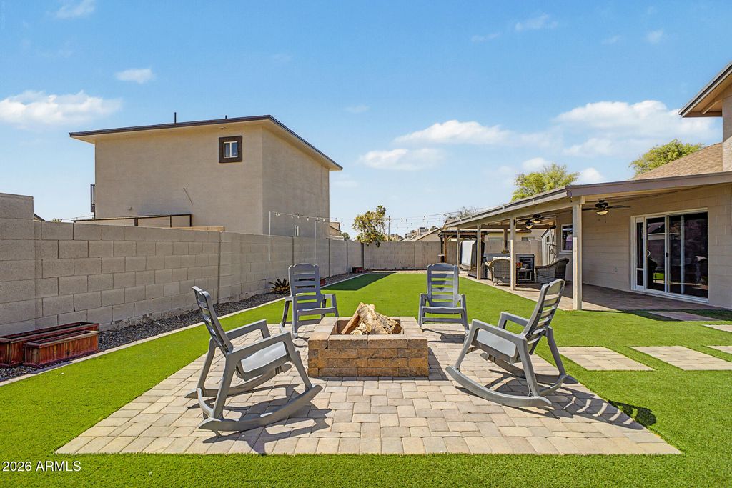 Image 38 of property listing at 7521 W Willow Avenue, Peoria, AZ 85381