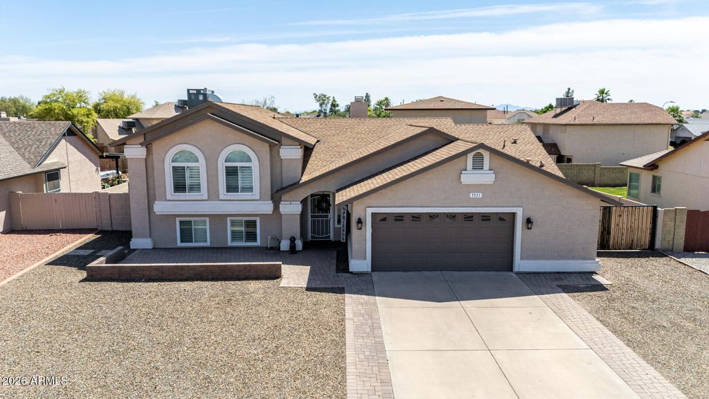 Image 39 of property listing at 7521 W Willow Avenue, Peoria, AZ 85381