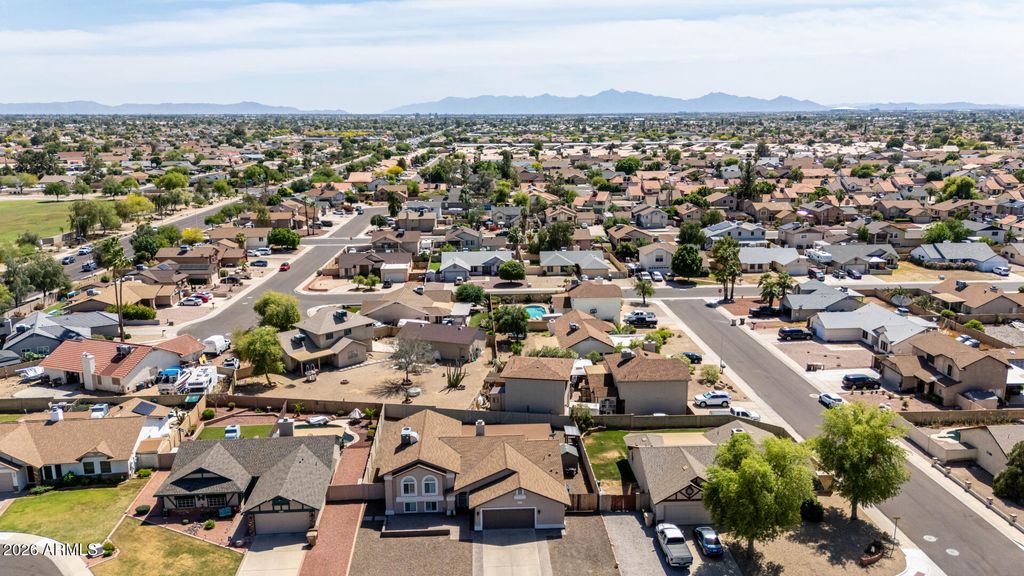 Image 47 of property listing at 7521 W Willow Avenue, Peoria, AZ 85381