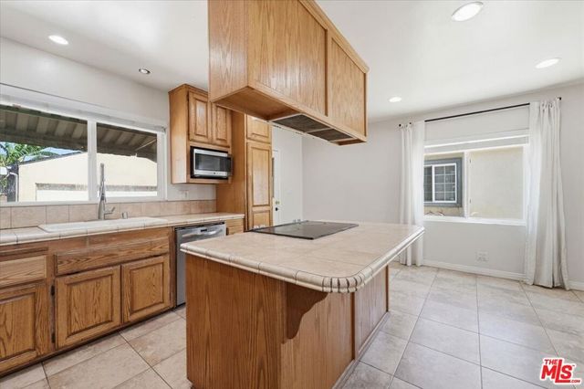 4254 Gaviota Avenue, Long Beach, CA 90807