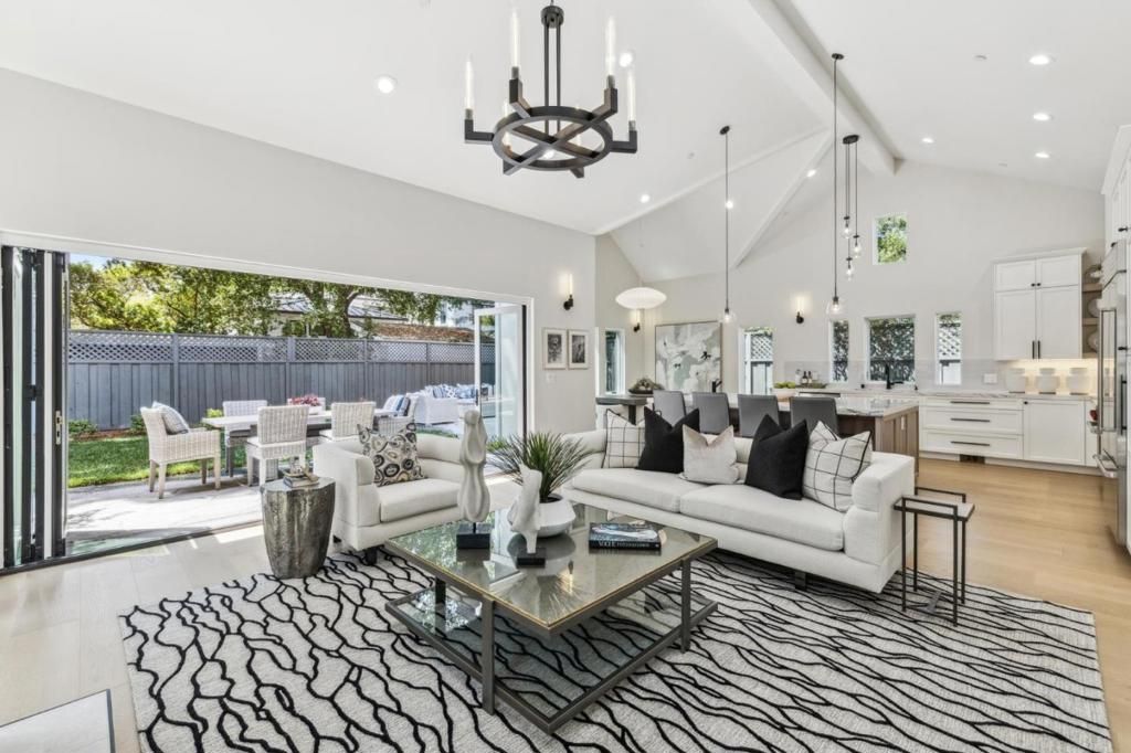 1218 Middlefield Road, Palo Alto, CA 94301