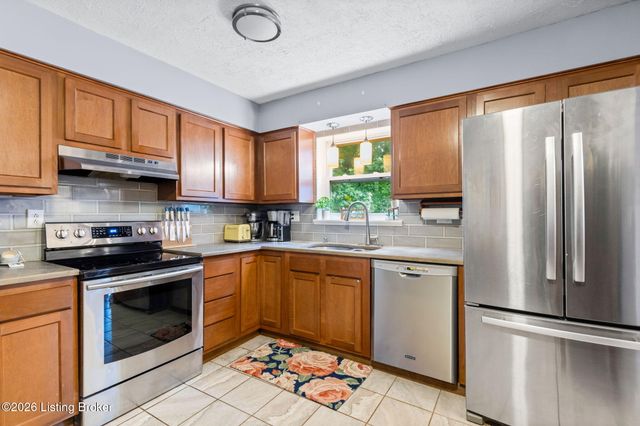 4311 Accomack Dr, Louisville, KY 40241