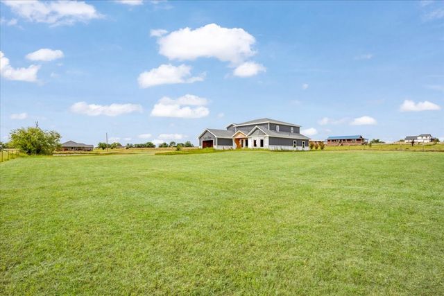 2463 County Road, Savoy, TX 75479