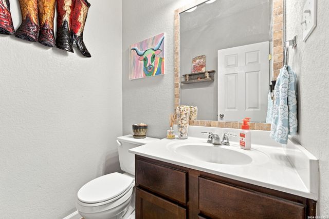 2214 LAKELINE DR, New Braunfels, TX 78130