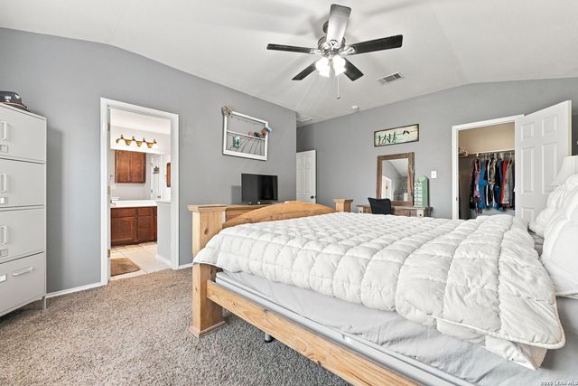 2214 LAKELINE DR, New Braunfels, TX 78130