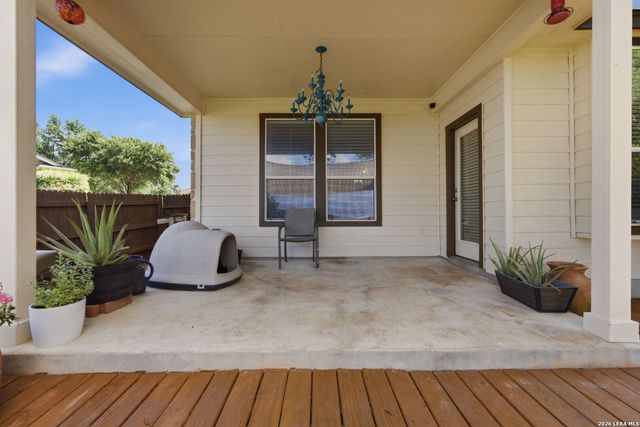 2214 LAKELINE DR, New Braunfels, TX 78130