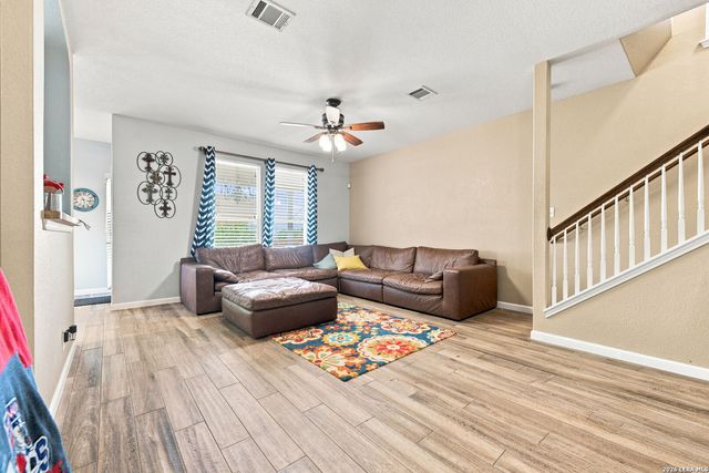 2214 LAKELINE DR, New Braunfels, TX 78130