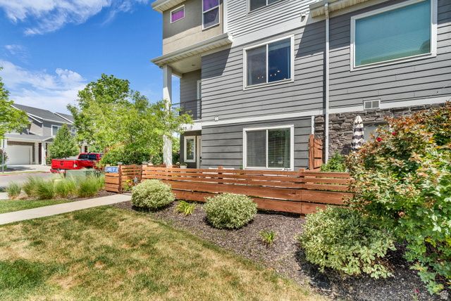 3693 W SUNRISE SKY LN, South Jordan, UT 84009