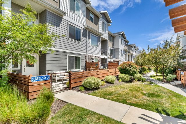 3693 W SUNRISE SKY LN, South Jordan, UT 84009