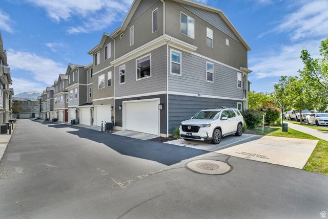 3693 W SUNRISE SKY LN, South Jordan, UT 84009