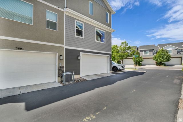3693 W SUNRISE SKY LN, South Jordan, UT 84009
