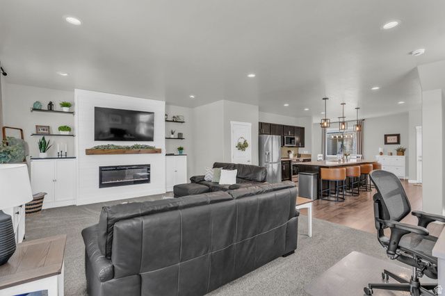 3693 W SUNRISE SKY LN, South Jordan, UT 84009