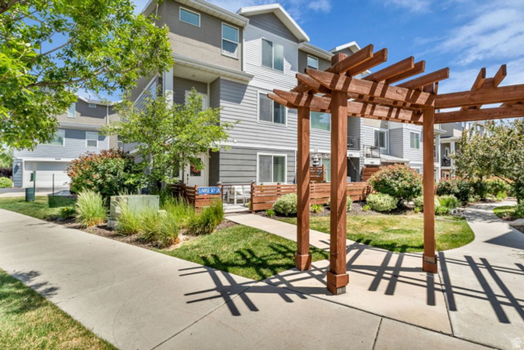 3693 W SUNRISE SKY LN, South Jordan, UT 84009