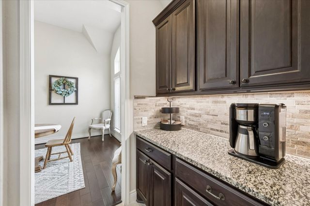 116 Wade Pointe Drive, Montgomery, TX 77316