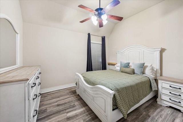 116 Wade Pointe Drive, Montgomery, TX 77316