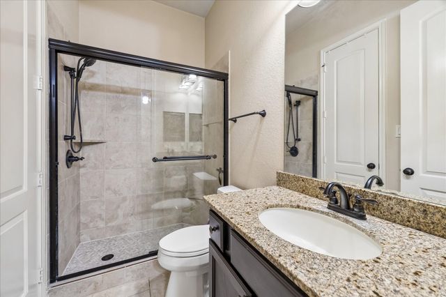 116 Wade Pointe Drive, Montgomery, TX 77316