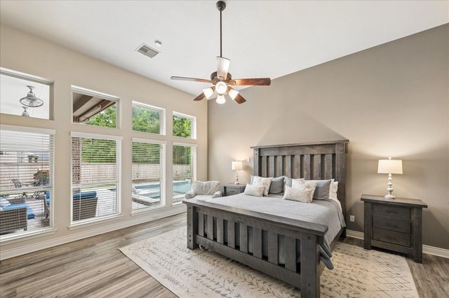 116 Wade Pointe Drive, Montgomery, TX 77316