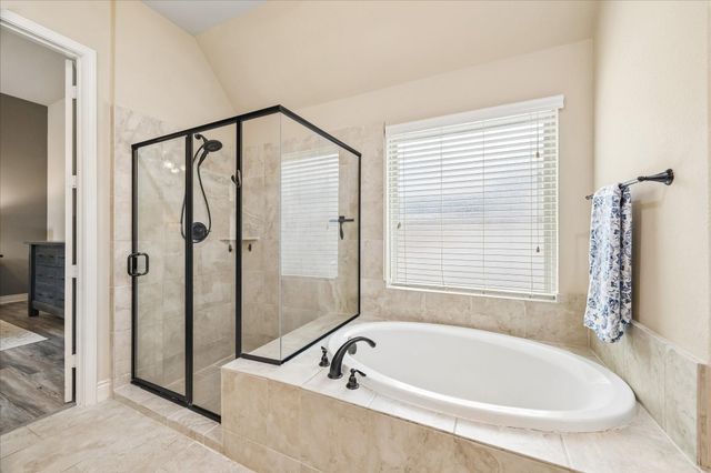 116 Wade Pointe Drive, Montgomery, TX 77316