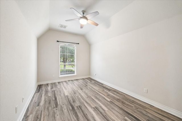 116 Wade Pointe Drive, Montgomery, TX 77316