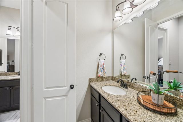 116 Wade Pointe Drive, Montgomery, TX 77316