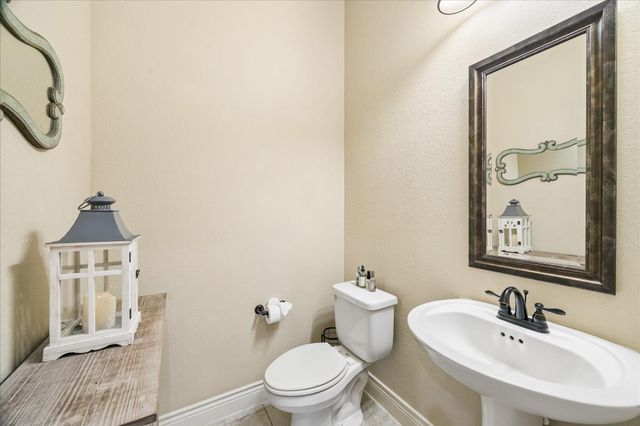 116 Wade Pointe Drive, Montgomery, TX 77316