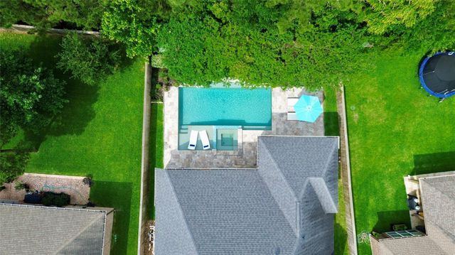 116 Wade Pointe Drive, Montgomery, TX 77316